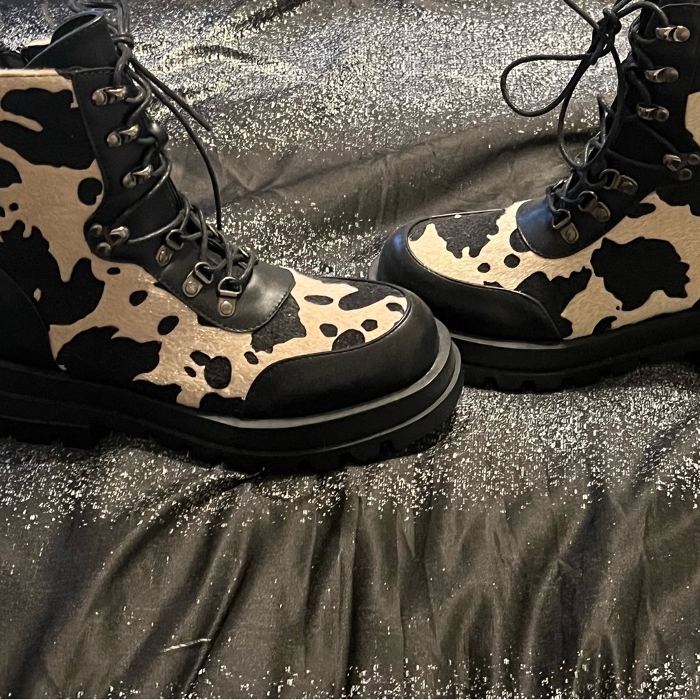 BOOTS